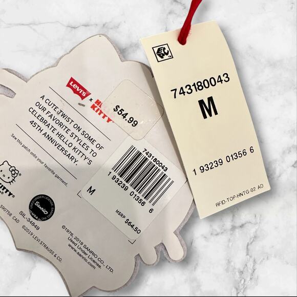 Levi's x Hello Kitty Women's Grey Hoodie Sweatshirt Medium M NWT - Picture 4 of 6